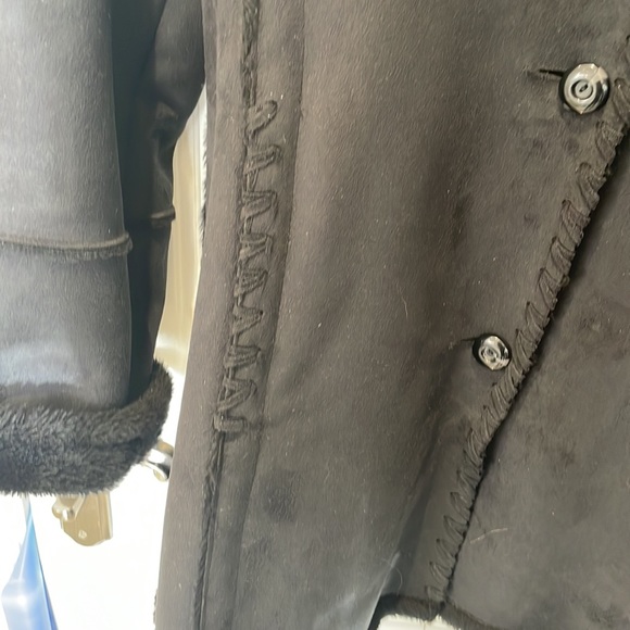 Black Women’s Coat - Picture 4 of 9